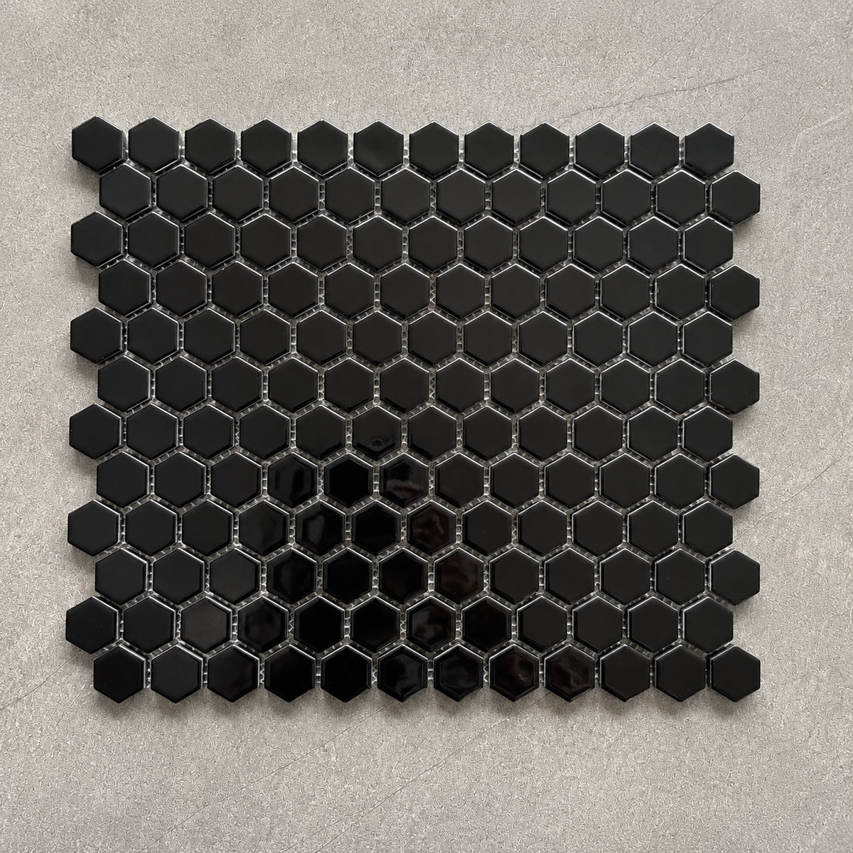 Stylish Ceramic Mosaic Tiles for Bathroom and Kitchen, White/Black/Gray Plaid Pattern, Anti-slip and Abrasion Resistant