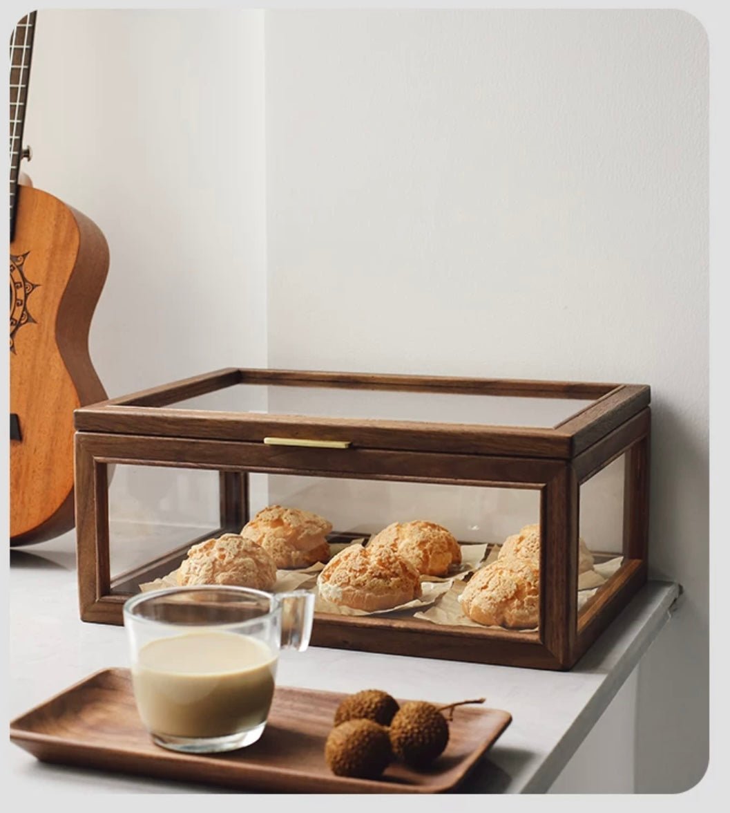 木材とガラスの温もりを感じるショーケース - caferestaurantgoods