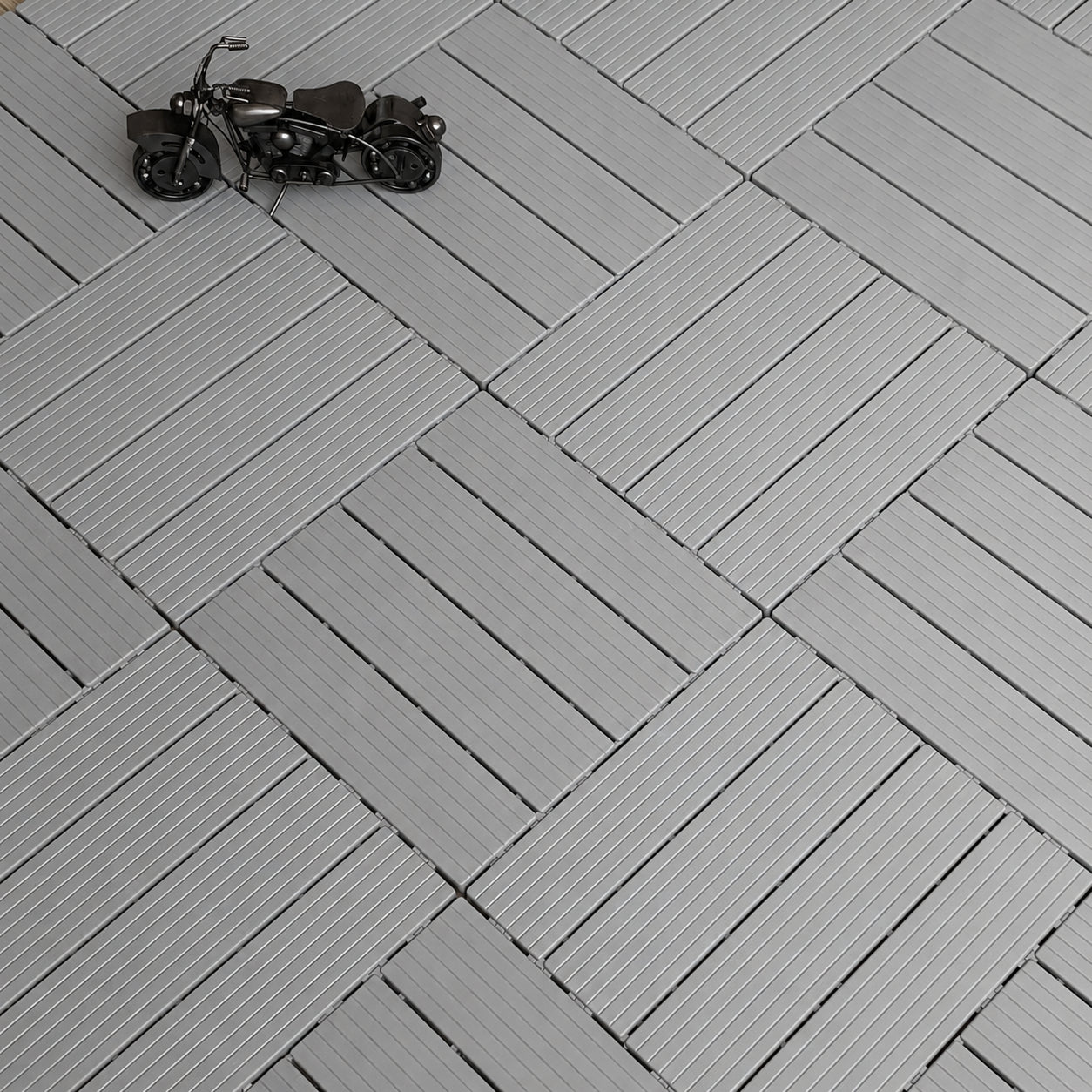 DIY簡単設置!屋外防水・防滑・防腐PVCプラスチック木目調デッキタイル|ベランダ・テラス・庭に