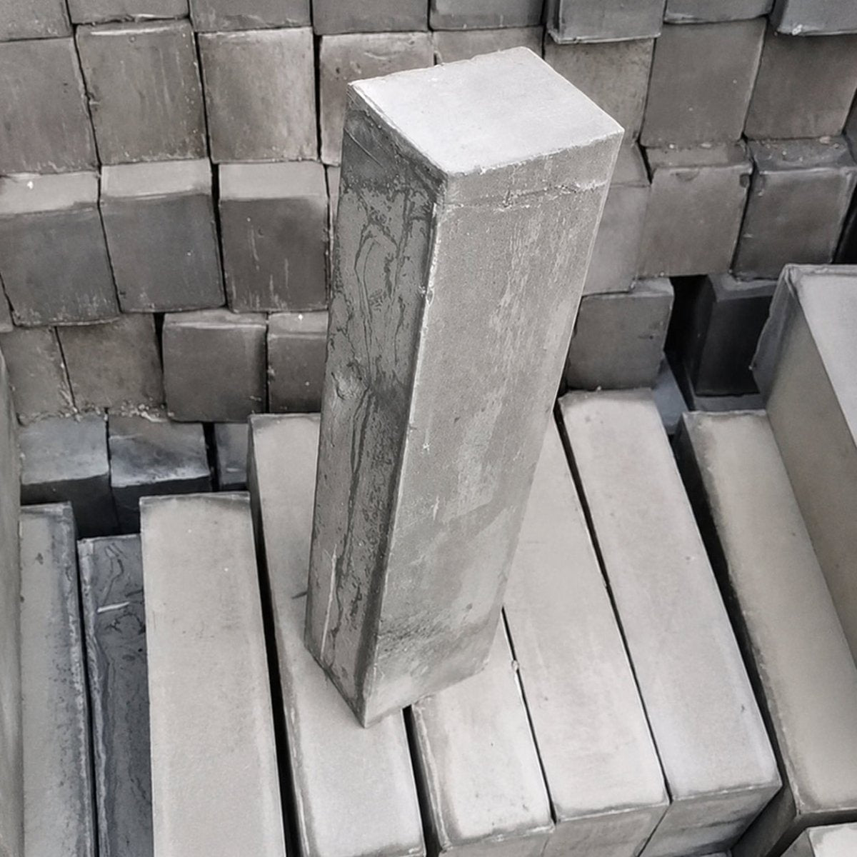 手作り風舗地用青タイル 粘土焼成 アンティーク 230x50x15mm 中庭・庭園・神社仏閣に - CafesJapan