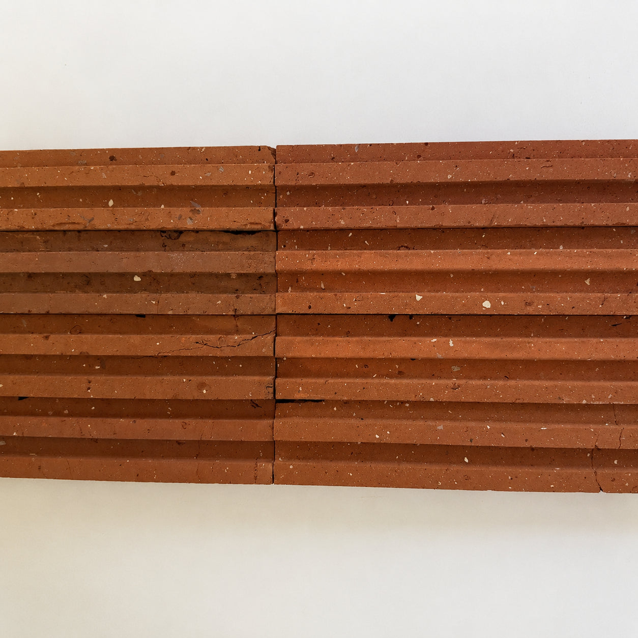レンガ風タイル 縦溝 レトロ 外壁 アンティーク 赤レンガ マット 立体感 タイル 200x46mm F60
