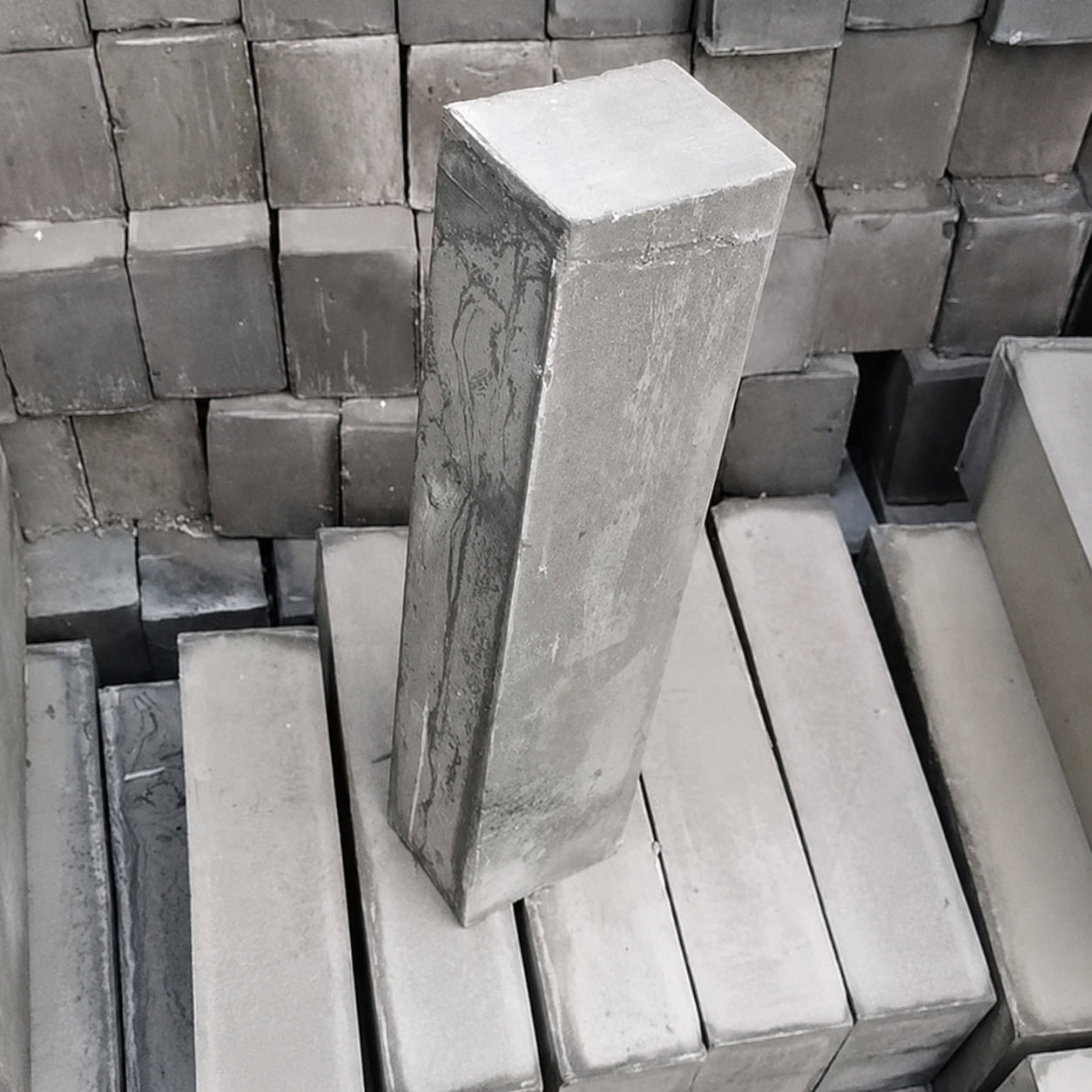 手作り風舗地用青タイル 粘土焼成 アンティーク 230x50x15mm 中庭・庭園・神社仏閣に